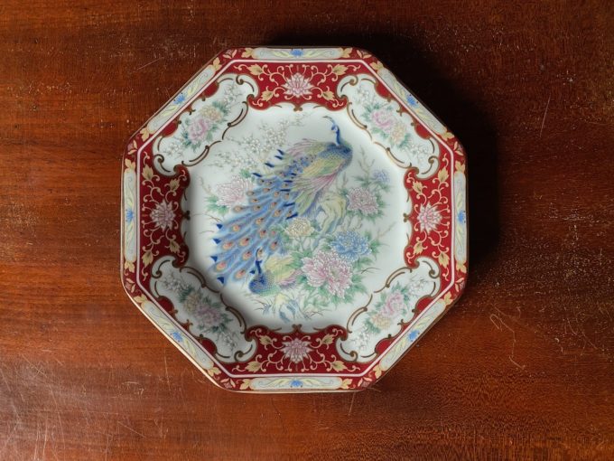 dekoracyjny porcelanowy talerz do zawieszenia