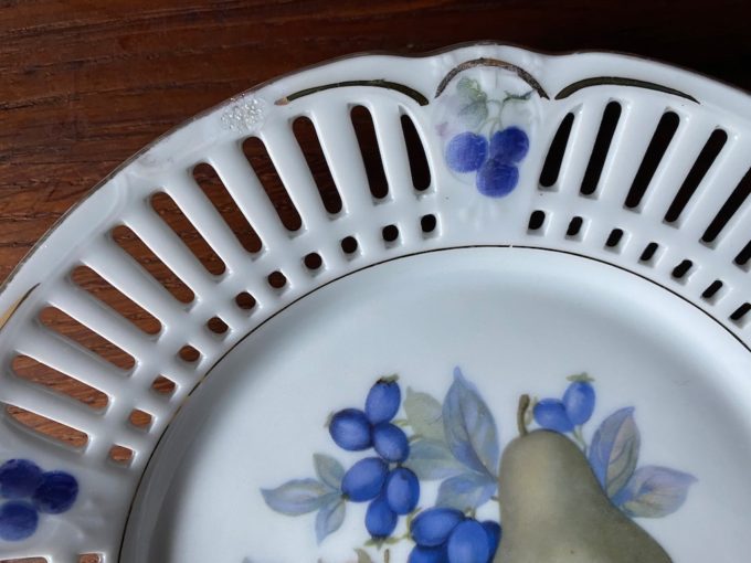 dekoracyjny talerzyk porcelanowy