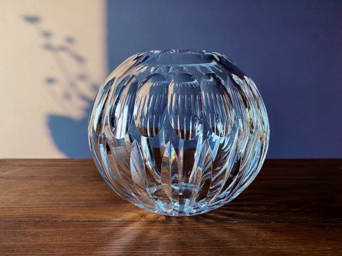 kryształowy wazon kula
