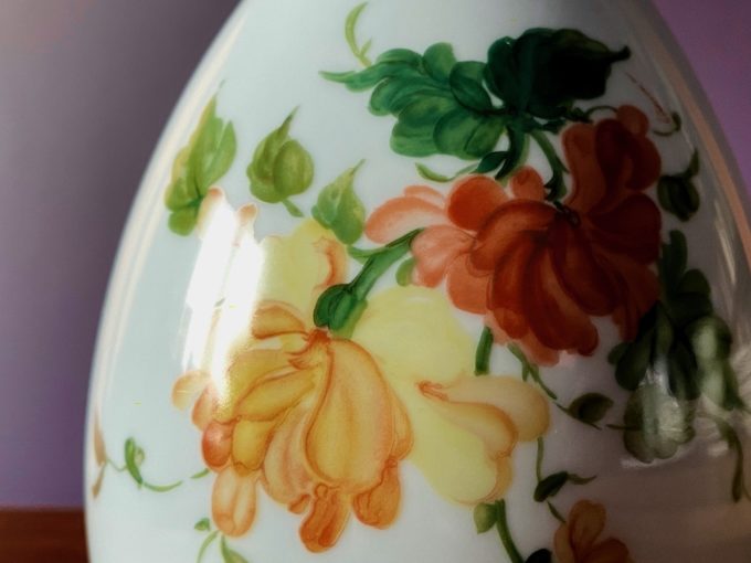 dekoracyjny wazon porcelanowy Kaiser kwiaty