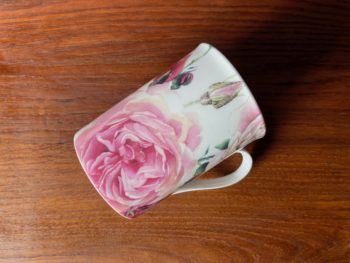 kubek porcelanowy bone china kwiatowy wzór